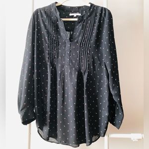 Light and airy Alfred Sung blouse. Size Medium. Like new.